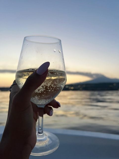 BOAT TOUR WITH APERITIF ON BOARD IN THE CYCLOPS ISLANDS - Faraglioni: the Polyphemus myth you can actually point at