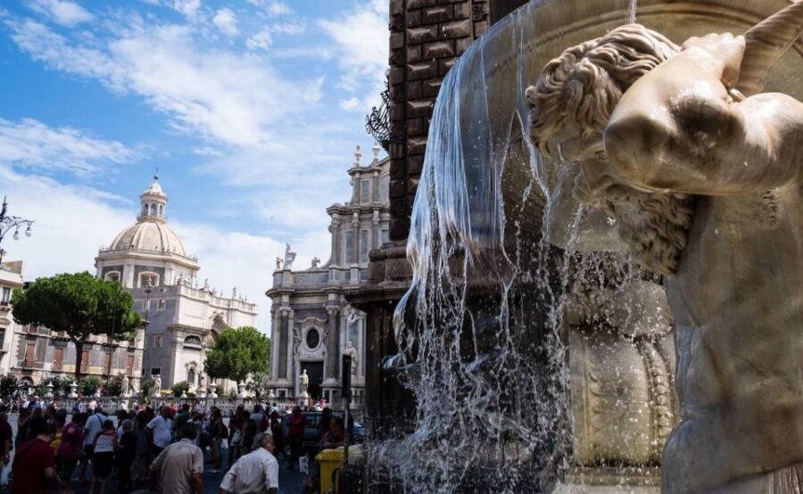 Catania: City Highlights Tour with Guide - Getting oriented at Piazza del Duomo and the Elephant Statue
