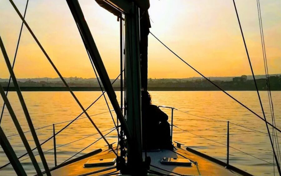 Catania: Guided Sunset Sailing Trip with Aperitif & Prosecco - Key things I’d zero in on