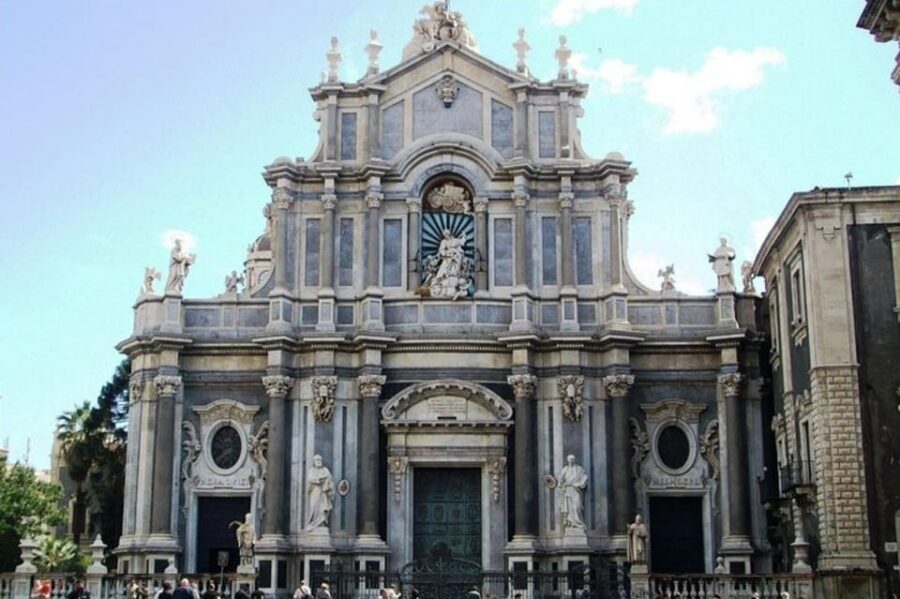 Catania Highlights Walking Tour With A Guide - Why Catania’s Cathedral-to-Center Route Works in 2 Hours