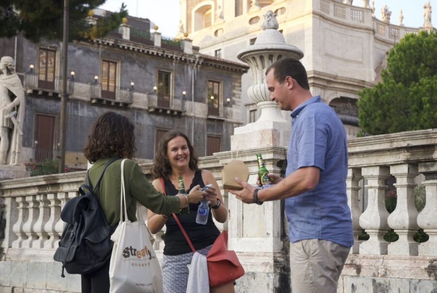 Catania Night Street Food & Backstreet Tour with a Local - Finding your guide in Piazza del Duomo at night
