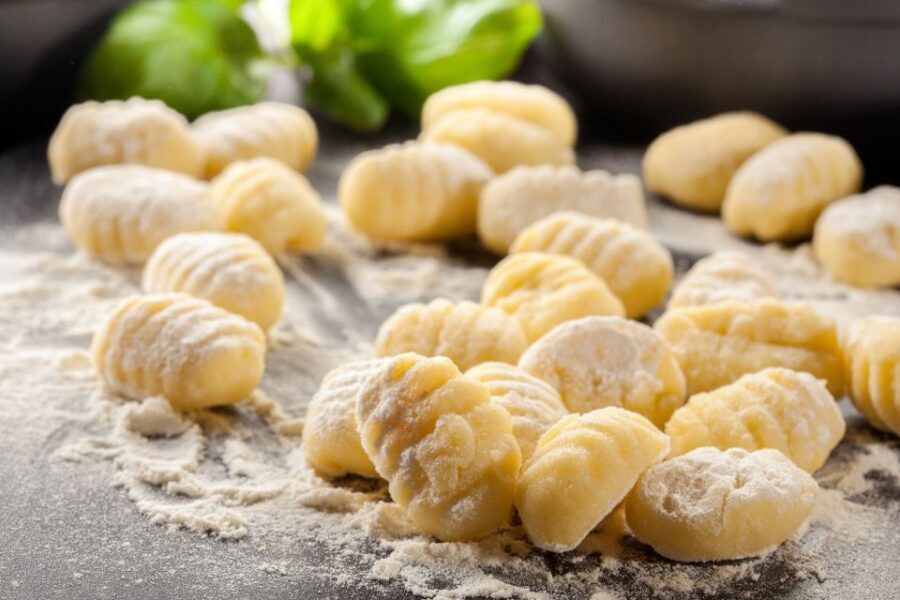 Catania: Pasta & Tiramisu Cooking Class at a Local's Home - Two pasta lessons in one sitting: what to expect