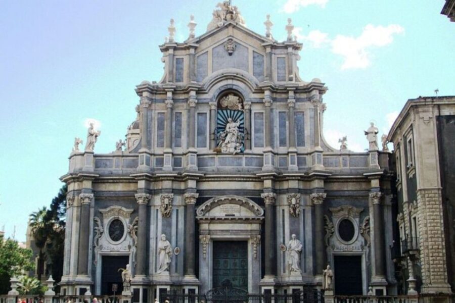 Catania: Private custom tour with a local guide - The core experience: outside monuments, guided walking, and smart photo stops