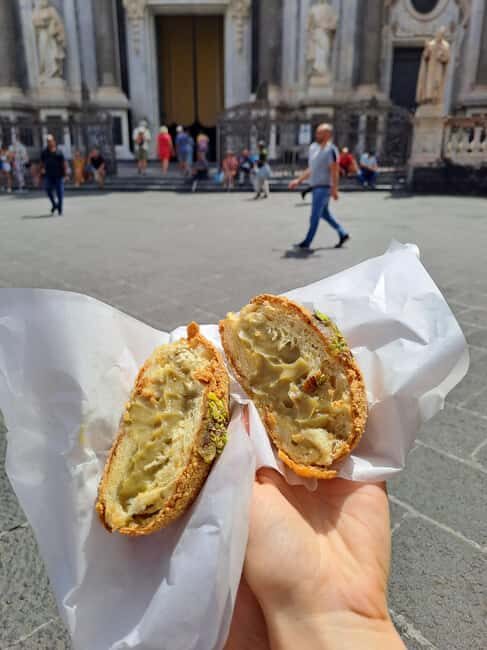 Catania: Street Food Guided Walking Tour - The stomach plan: portions are big, so go hungry