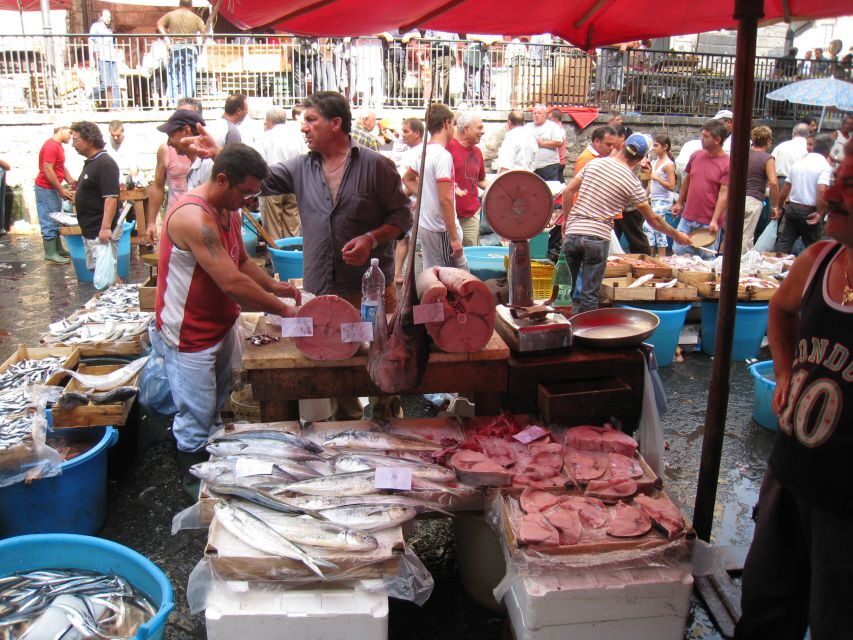 Catania: Street Food Walking Tour - The tastings that define Sicilian comfort food