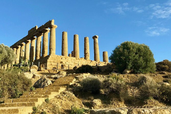 Catania TREASURES OF THE EAST 4 Days Private Minitour with Guide Driver - Price and logistics: what $1,850.91 per person really buys