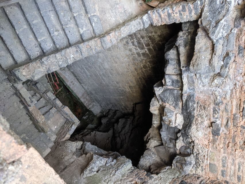 Catania: Underground Catania Tickets and Guided Tour - Following the Amenano underground river (and feeling -15 meters)