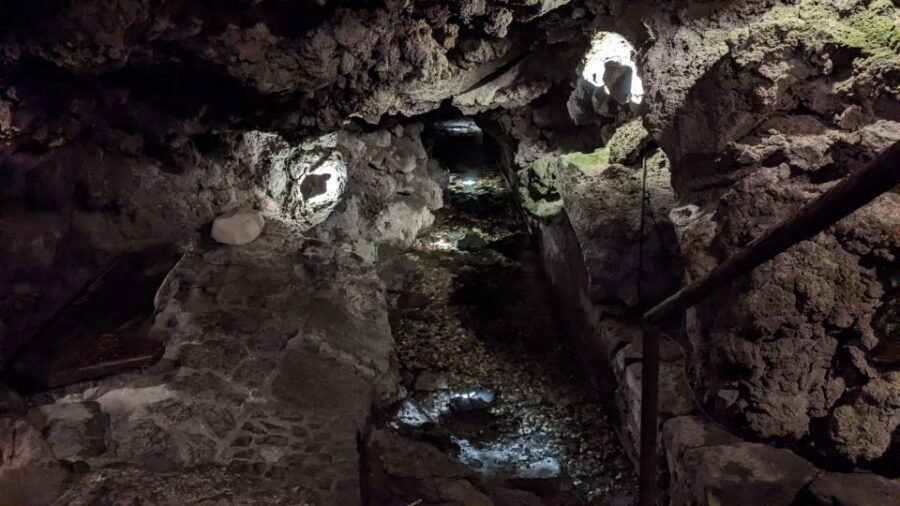 Catania: Underground Catania Tickets and Guided Tour - The guide matters: why bilingual storytelling changes everything