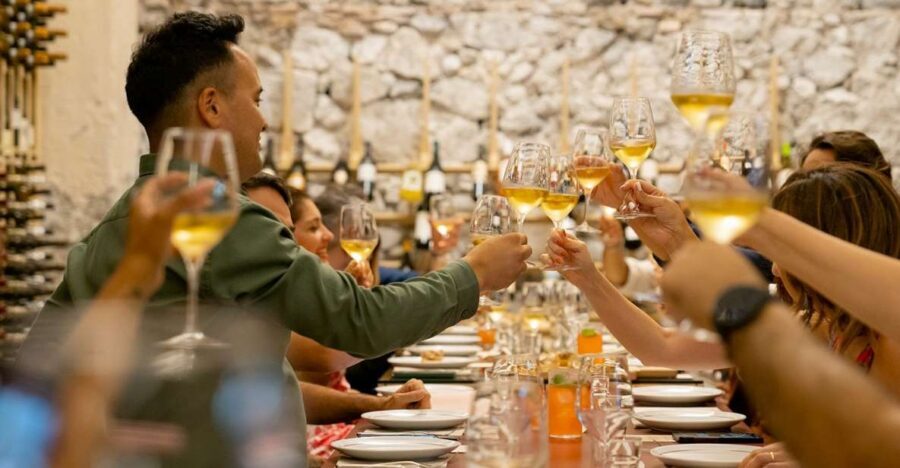 Catania: Volcanic Wine Tasting in a Metropolitan Market - The sommelier experience: what makes it feel personal