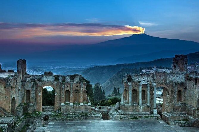 Etna 2000m & Taormina - Mount Etna at 2000 m: what makes this stop work