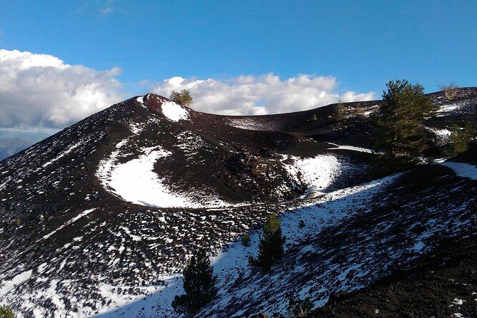 Etna and Taormina con pranzo - Stop 4: Grotta Cassone (and why the cave setup matters)