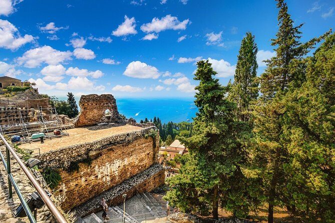 Etna and Taormina con pranzo - Price and value: what $102.58 covers
