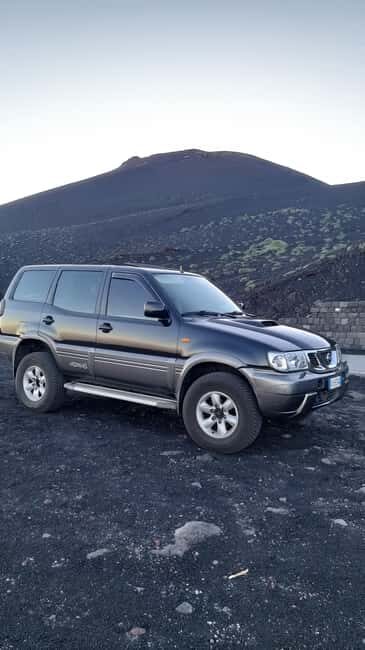 Etna: Jeep excursion and trekking suitable for everyone. Shoes and jacket provided free of charge. - The guide experience: professionalism that keeps it smooth