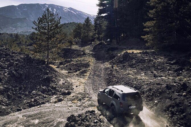 Etna Tour in 4x4 - The 9:00 a.m. meeting point at MontataGrande (and why it matters)