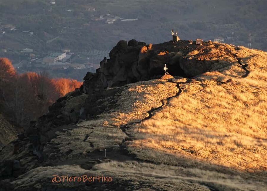 Etna wine Experience Sunset - Zafferana Etnea farm stop: honey, wine samples, and a practical taste of local production
