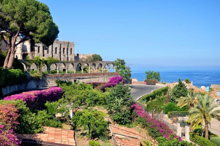 From Catania: Guided Godfather Tour with Taormina Visit - Should you book the Godfather Villages + Taormina day trip?