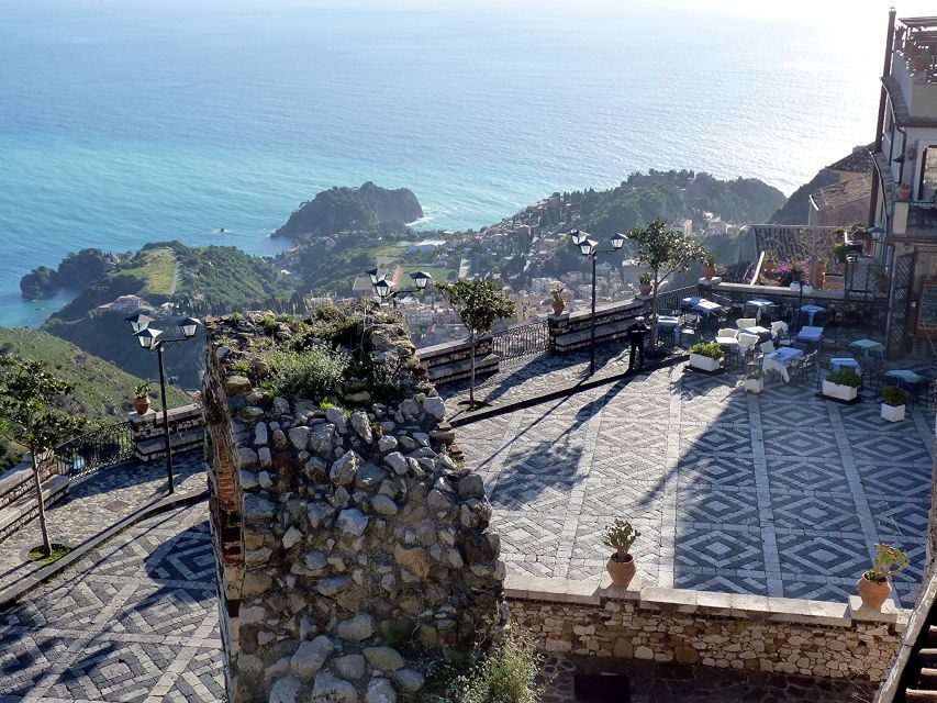 From Catania: White Lotus tour Taormina, Castelmola & Naxos - Catania pickup and the “5 hours” math
