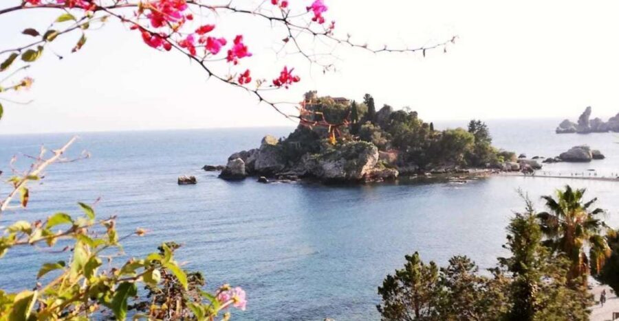 From Catania: White Lotus tour Taormina, Castelmola & Naxos - Castelmola: the almond-wine hillside village walk