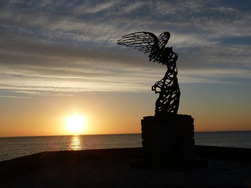From Catania: White Lotus tour Taormina, Castelmola & Naxos - The Isola Bella panoramic stop: where the bay finally clicks