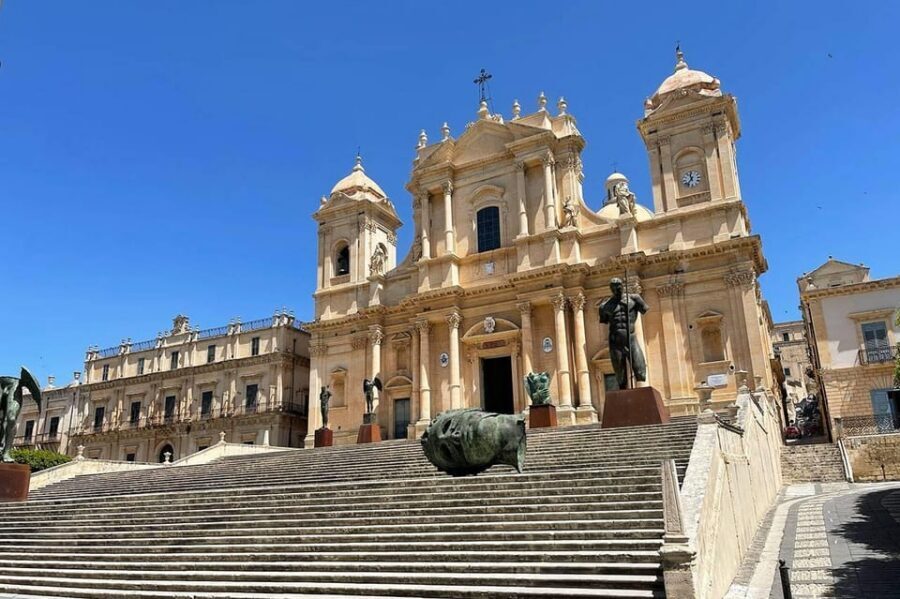 |FROM CATANIA|Tour of Siracusa, Ortigia, Noto [PRIVATE TOUR] - Guided Syracuse into Ortigia: getting oriented before you walk the old streets