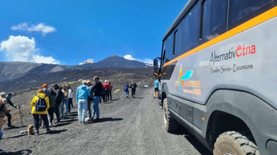 Mount Etna: Ascent to 2800m by 4x4 - The short push toward 2865m and why the altitude matters