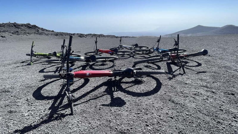 Mount Etna Summit E-Bike - The volcano talk: how you learn what you’re seeing