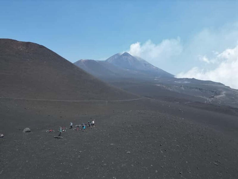 Mount Etna Summit E-Bike - The descent, small problems, and how the guide keeps you moving
