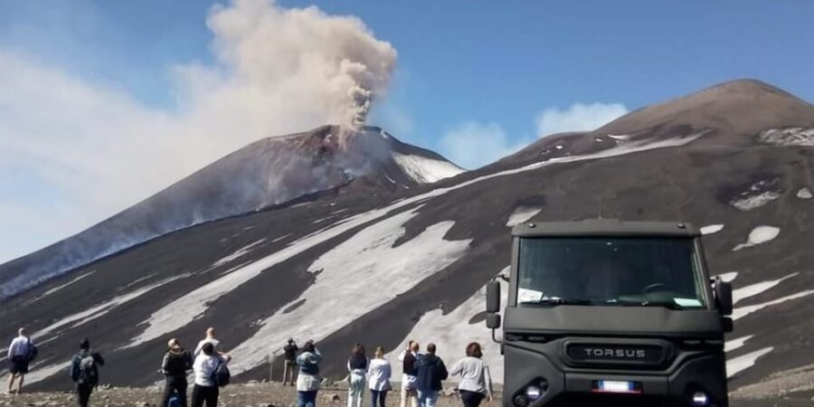 Mt. Etna Summit: Official box-office for Ascent to the Top - The 1,800m start: road to crater country