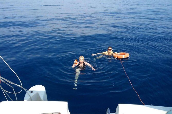 My sailing tour in Catania - Acicastello and the coast at speed (without losing your view)