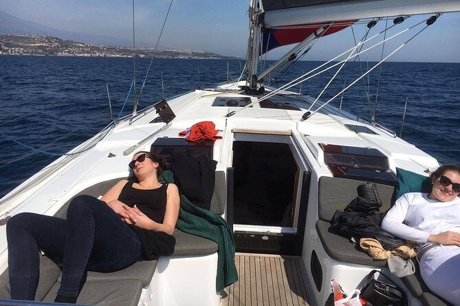 My sailing tour in Catania - The skipper experience: Bruno’s stories make the coast connect