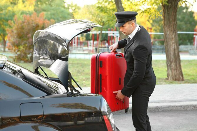 Private One-way Transfer From Catania Airport To Catania - The Drive: A Private Car for 25 Minutes of Comfort