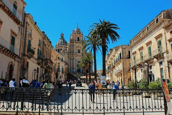 Ragusa, Modica & Scicli Tour - Scicli and UNESCO: Chiafura caves and baroque streets around San Bartolomeo