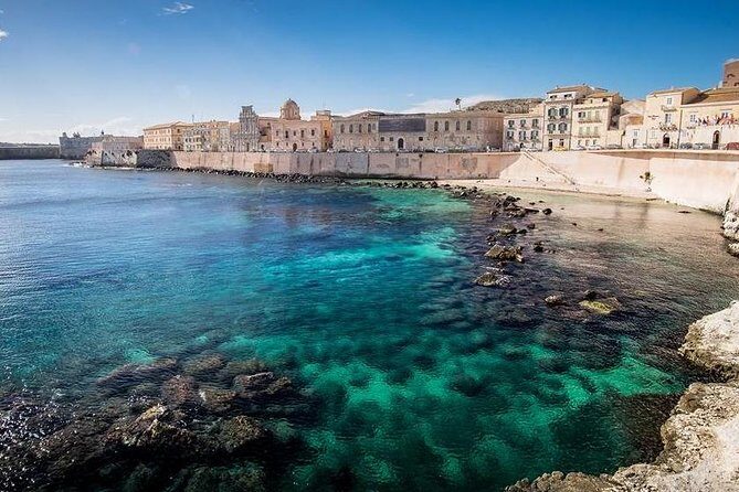 Siracusa - Ortigia & Noto Tour - The private-car style: driver help vs. full guide narration