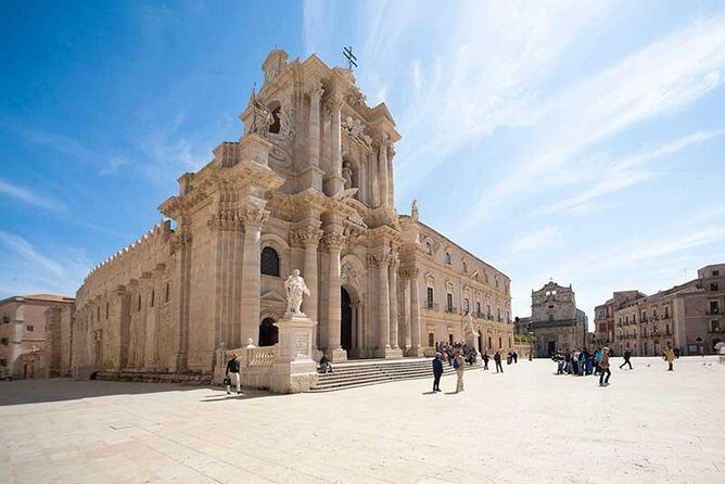 Syracuse, Ortigia and Noto walking tour from Catania - Tempio di Apollo and the Ortigia Church Stops: Where Details Matter