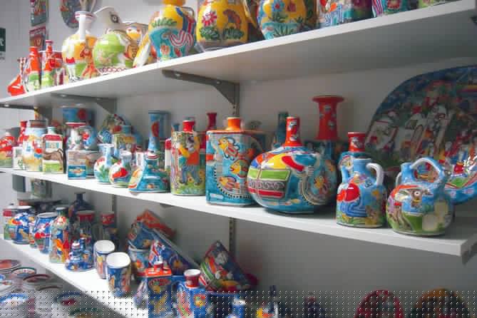 Typical Pottery Experience with local Artisans in Catania - Getting to the studio: Ceramiche De Simone in central Catania